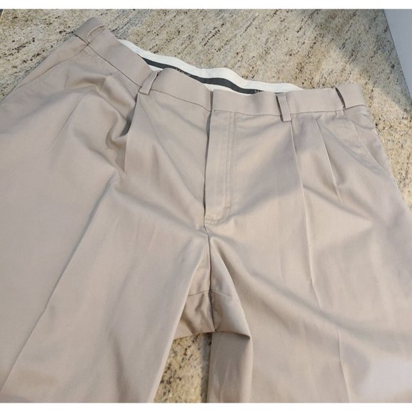 LL Bean Chino Pants Men’s Size 38x28 Tan Khakis Comfort Waist 100% Cotton 262556 - Picture 8 of 15